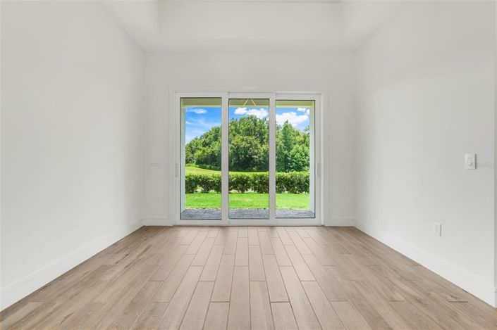 Image No.25-3 Bed Property for sale