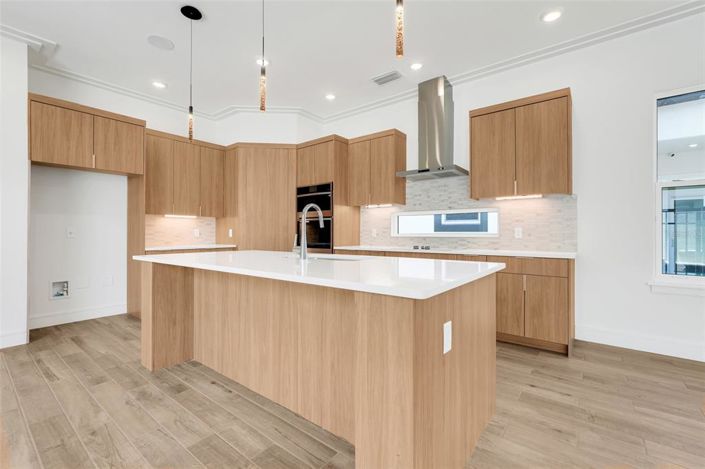 Image No.28-3 Bed Property for sale