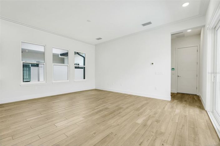 Image No.33-3 Bed Property for sale