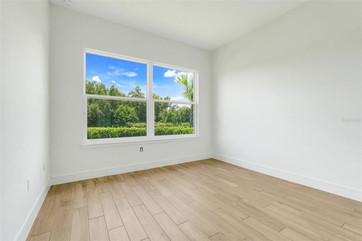 Image No.37-3 Bed Property for sale