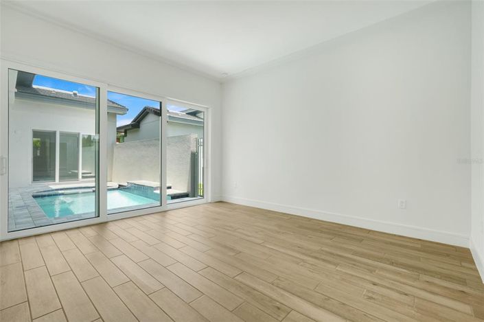 Image No.41-3 Bed Property for sale