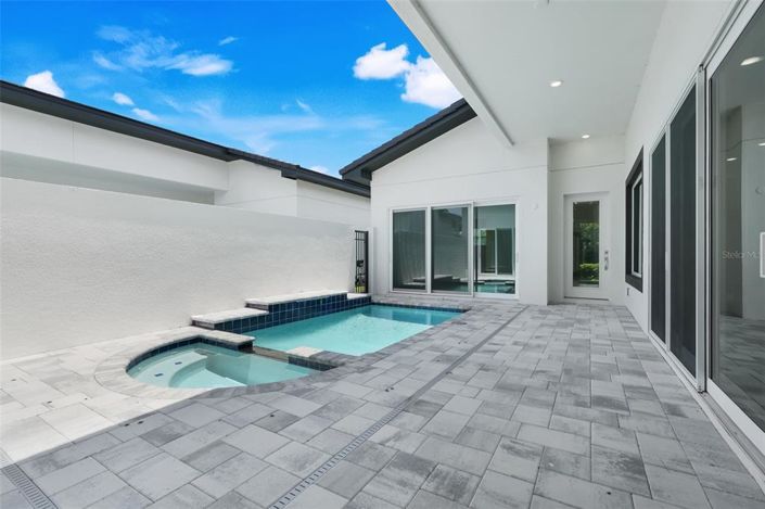 Image No.8-3 Bed Property for sale