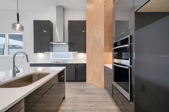 Image No.17-4 Bed Property for sale