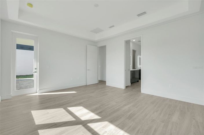 Image No.25-4 Bed Property for sale