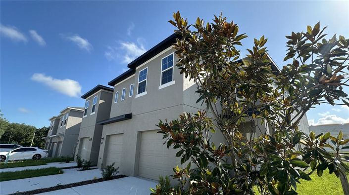 Image No.1-3 Bed Townhouse for sale
