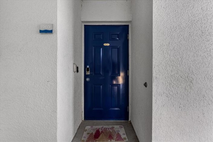 Image No.28-2 Bed Property for sale