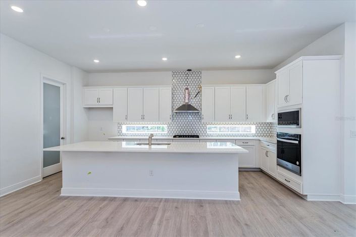 Image No.11-4 Bed Property for sale