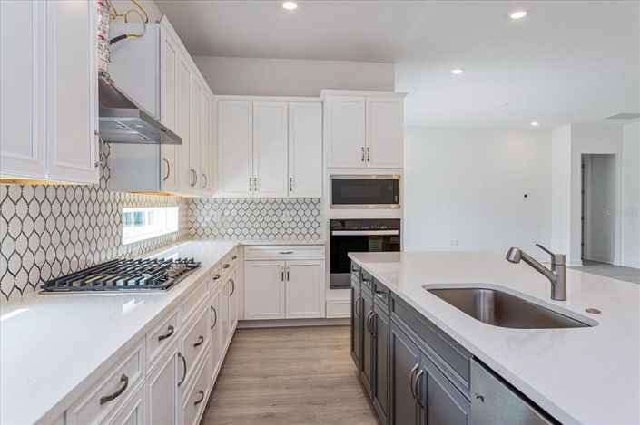 Image No.12-4 Bed Property for sale