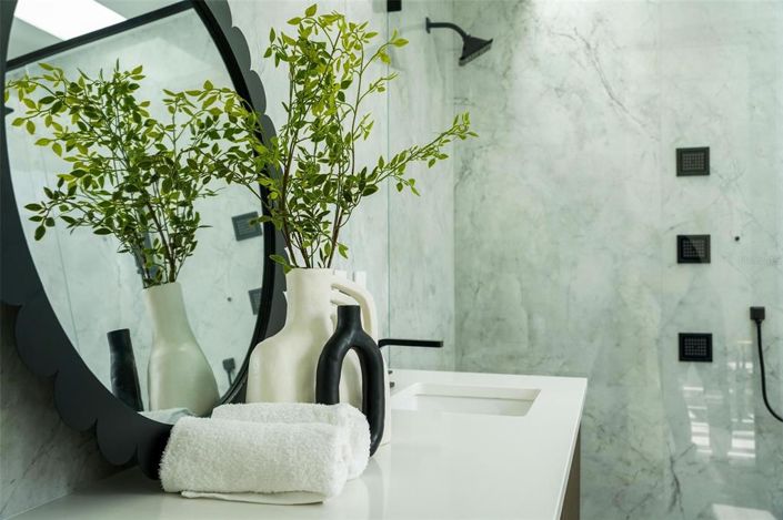 Image No.14-4 Bed Property for sale