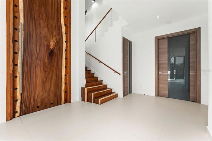 Image No.32-4 Bed Property for sale