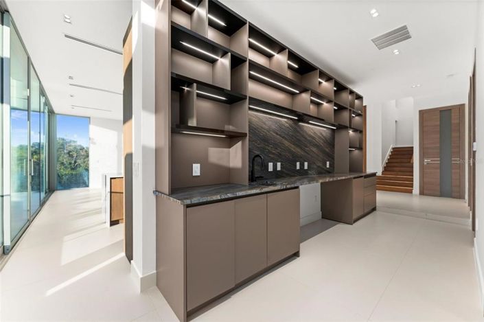 Image No.37-4 Bed Property for sale