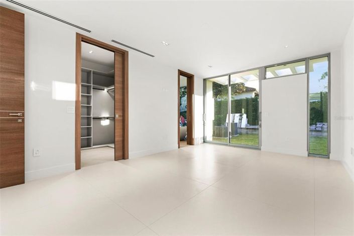 Image No.39-4 Bed Property for sale