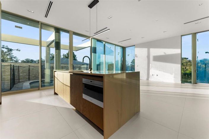 Image No.53-4 Bed Property for sale