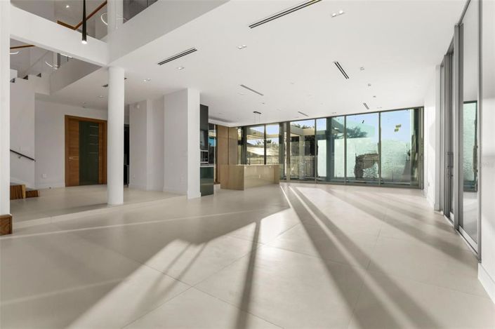 Image No.55-4 Bed Property for sale