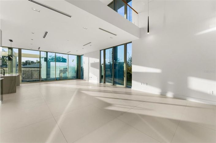 Image No.56-4 Bed Property for sale