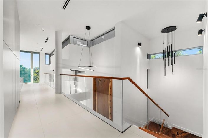 Image No.57-4 Bed Property for sale