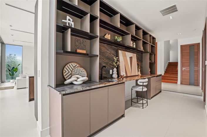 Image No.9-4 Bed Property for sale