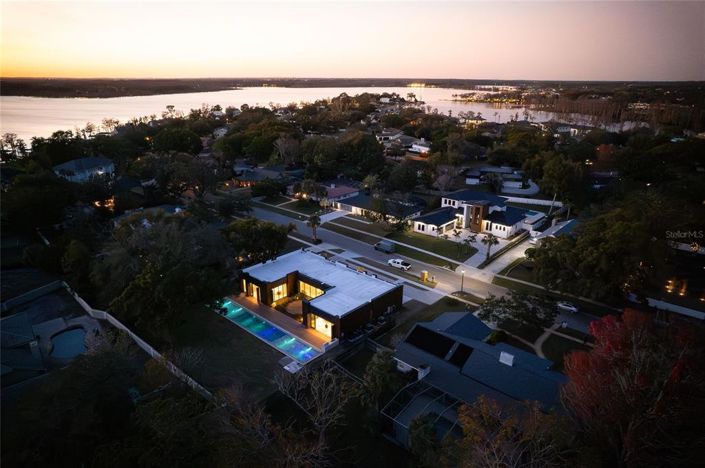 Image No.5-Propriété de 4 chambres à vendre à Orlando