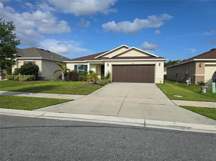 Image No.1-Propriété de 4 chambres à vendre à Kissimmee