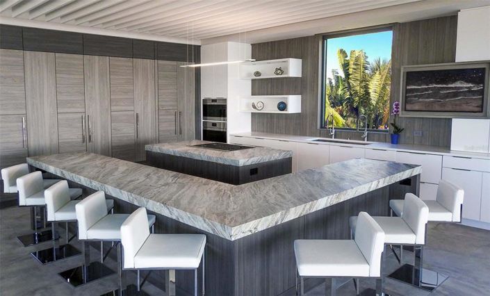 Image No.12-5 Bed Property for sale