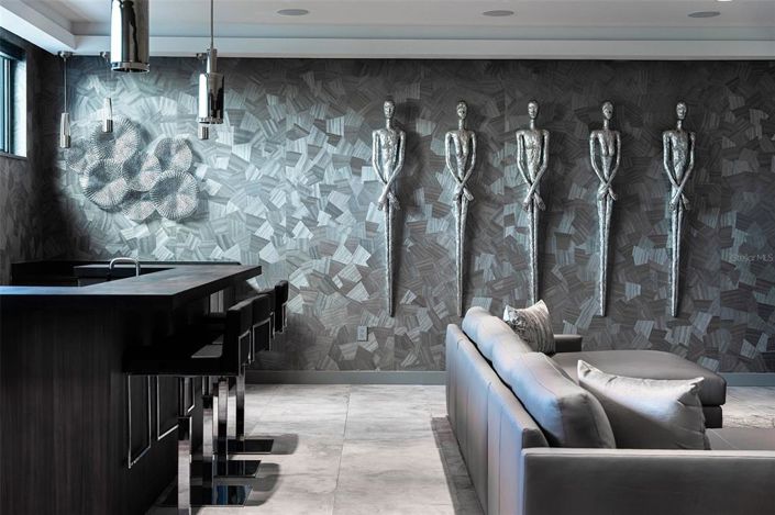 Image No.19-5 Bed Property for sale