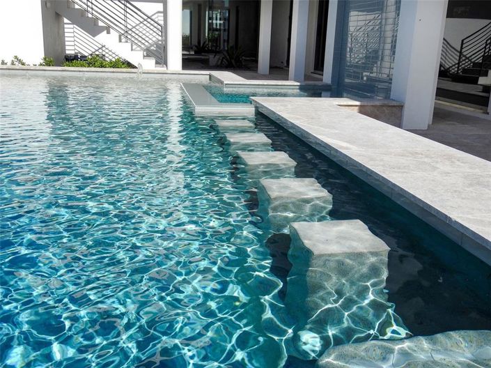 Image No.23-5 Bed Property for sale