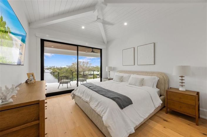 Image No.27-4 Bed Property for sale