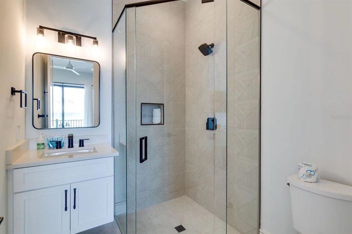 Image No.34-9 Bed Property for sale