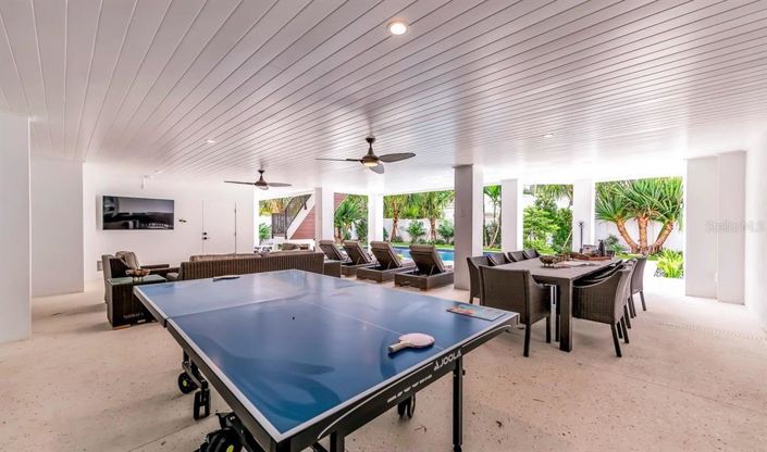 Image No.65-9 Bed Property for sale