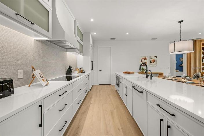 Image No.16-5 Bed Property for sale