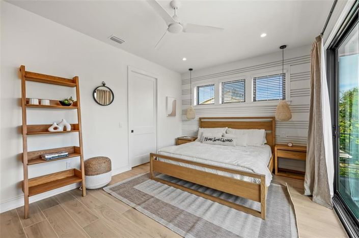 Image No.35-5 Bed Property for sale