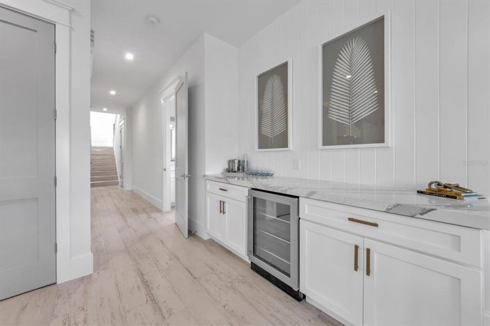 Image No.18-6 Bed Property for sale