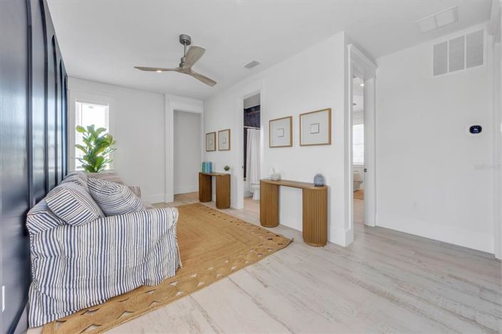 Image No.30-6 Bed Property for sale