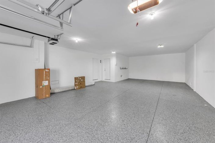 Image No.41-6 Bed Property for sale