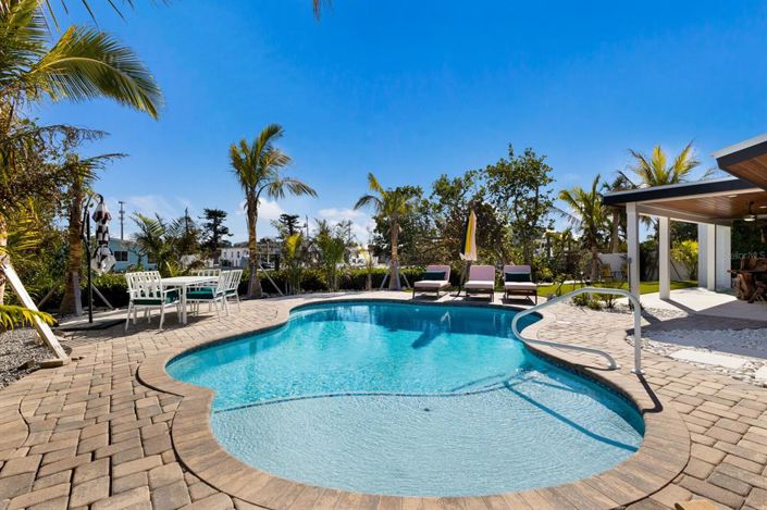 Image No.43-3 Bed Property for sale