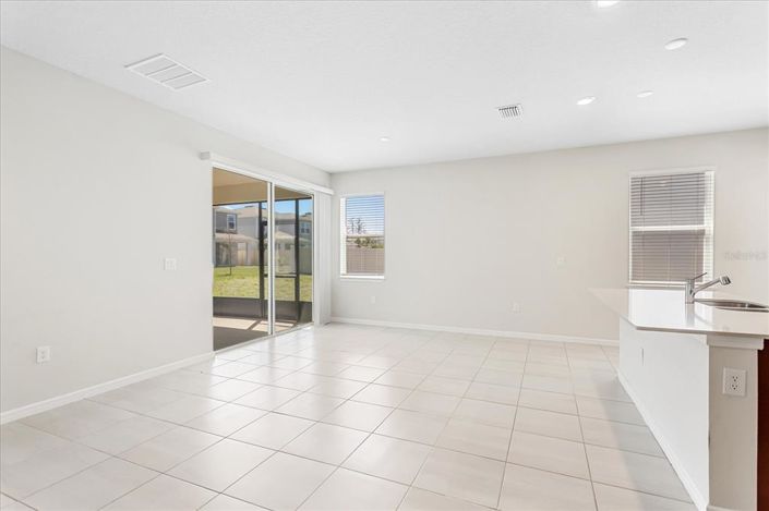 Image No.9-4 Bed Property for sale