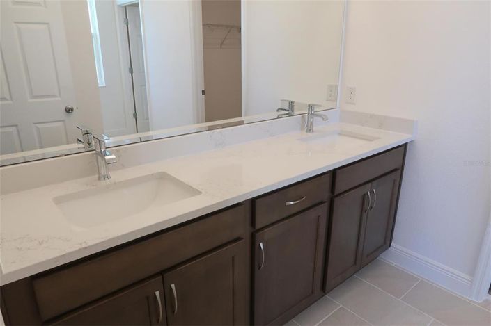 Image No.17-4 Bed Property for sale