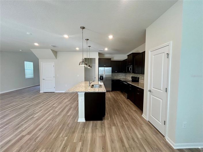 Image No.10-5 Bed Property for sale