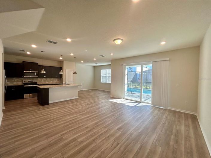 Image No.11-5 Bed Property for sale