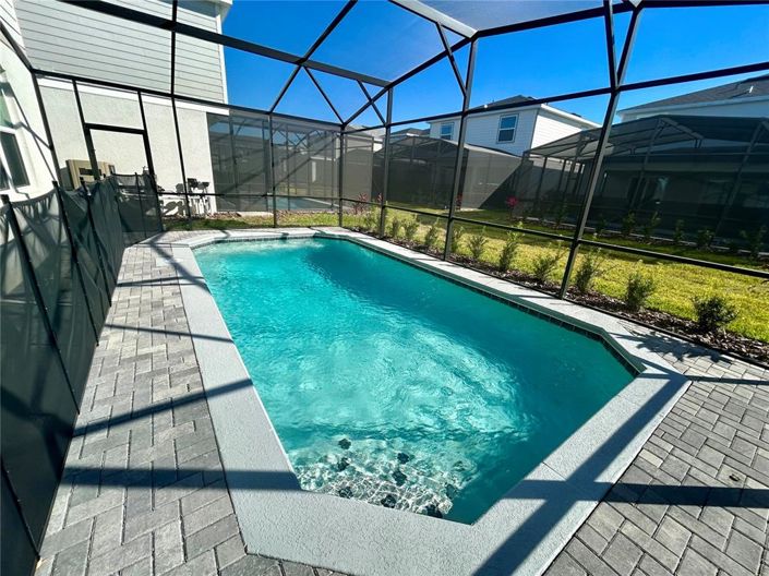 Image No.12-5 Bed Property for sale