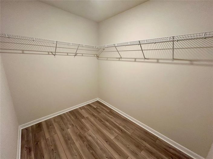 Image No.27-5 Bed Property for sale