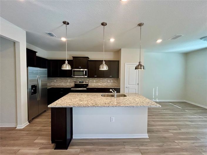 Image No.7-5 Bed Property for sale