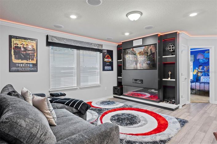 Image No.26-5 Bed Property for sale