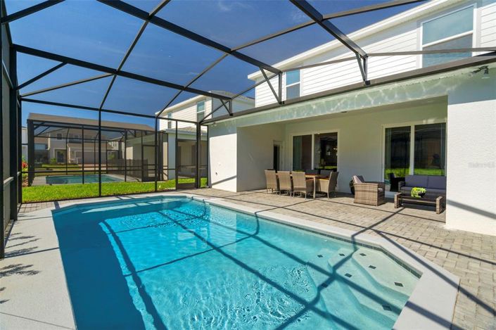 Image No.50-5 Bed Property for sale