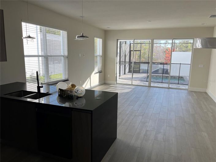 Image No.7-4 Bed Property for sale