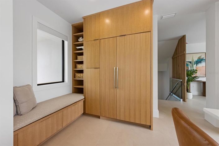 Image No.17-4 Bed Property for sale