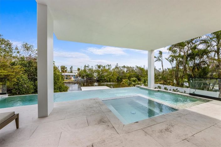 Image No.54-4 Bed Property for sale