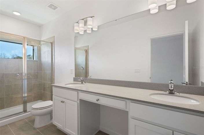 Image No.18-5 Bed Townhouse for sale