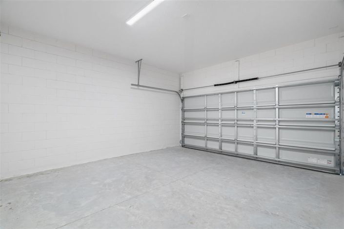 Image No.25-5 Bed Townhouse for sale