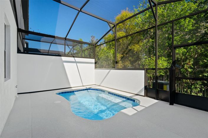 Image No.26-5 Bed Townhouse for sale